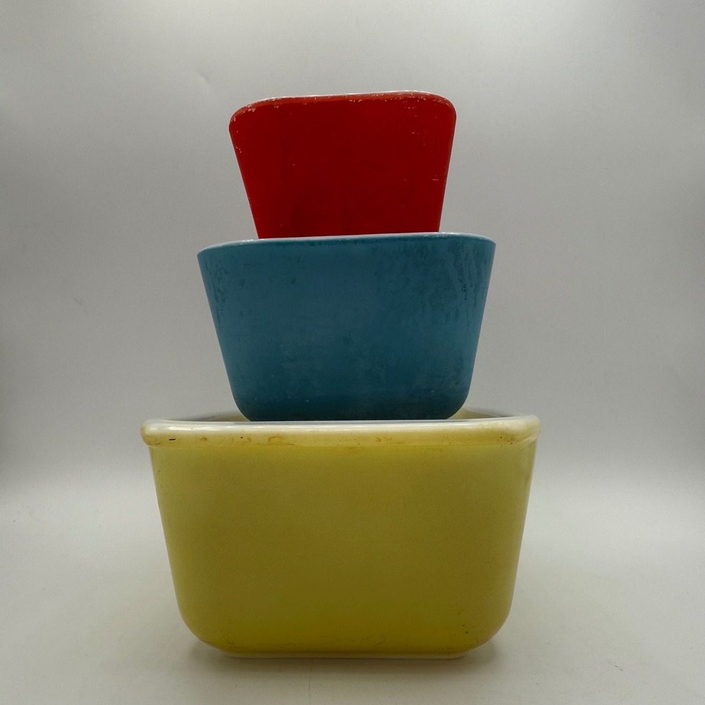 Vintage Pyrex Primary Colors Refrigerator Dish Set 501 Red, 502 Blue, 503 Yellow - Picture 4 of 10